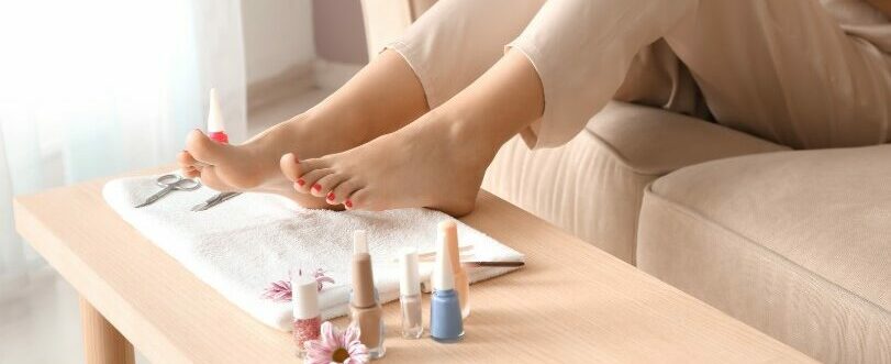 Profesjonalny pedicure w domu: krok po kroku do gładkich stóp
