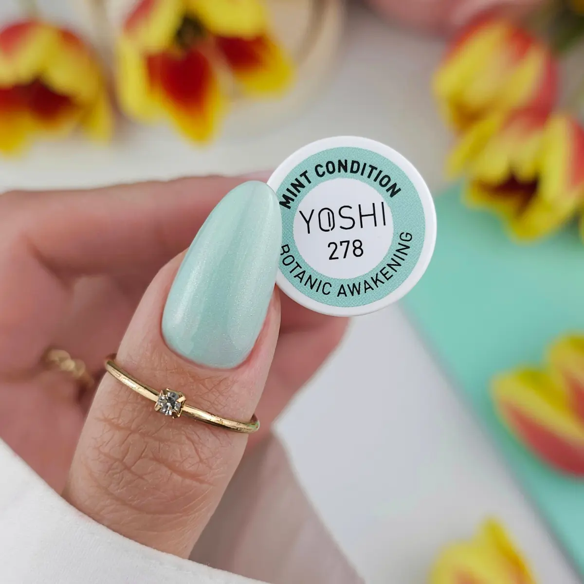 Lakier Hybrydowy Mint Condition 6 ml – 278 YOSHI 278 Mint Condition Yoshi – jasny miętowy pastel z drobiną